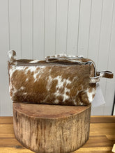 Load image into Gallery viewer, Toiletries Bag - Cowhide 024