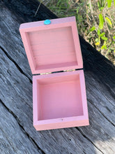 Load image into Gallery viewer, Jewellery Box - Pink Horse Shoe