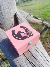 Load image into Gallery viewer, Jewellery Box - Pink Horse Shoe