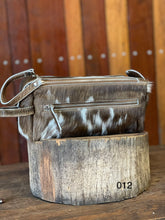 Load image into Gallery viewer, Toiletries Bag - Cowhide 012