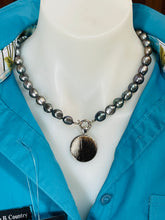 Load image into Gallery viewer, Necklace - Pearl + Pendant 07